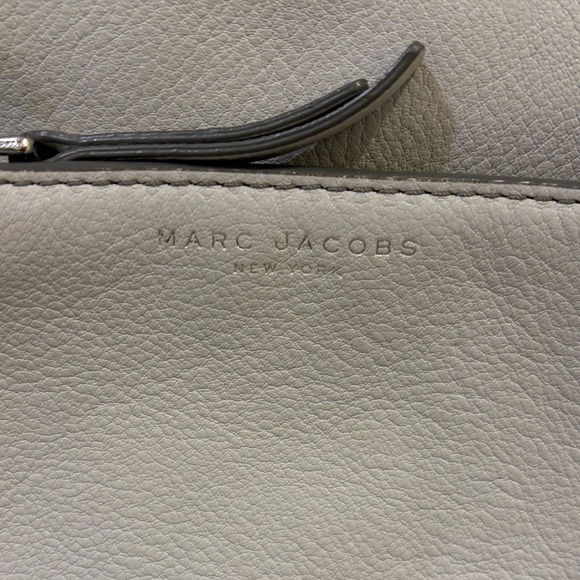 Marc Jacobs Light Gray Crossbody Bag - Picture 2 of 7